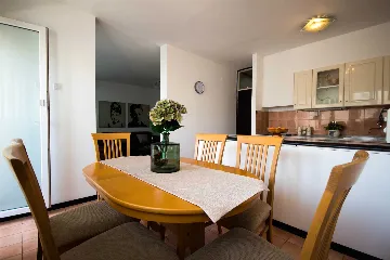 Split 3-Bedroom Apartment with City-View Balcony