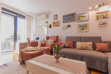 Split Apartment for Up to 5 with Balcony