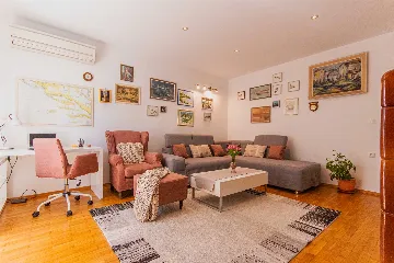 Split Apartment for Up to 5 with Balcony