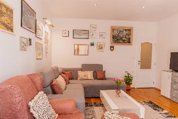 Split Apartment for Up to 5 with Balcony