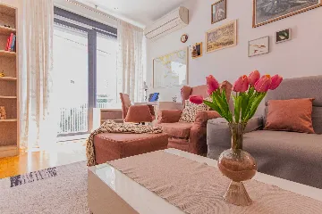 Split Apartment for Up to 5 with Balcony