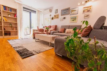 Split Apartment for Up to 5 with Balcony