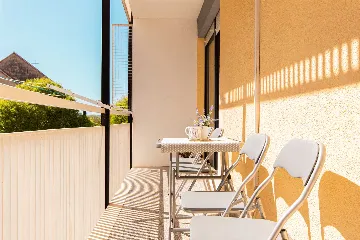 Split Apartment for Up to 5 with Balcony