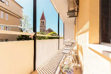 Split Apartment for Up to 5 with Balcony
