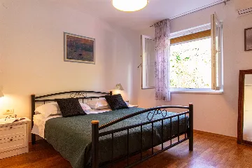 Split Apartment for Up to 5 with Balcony