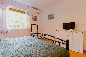 Split Apartment for Up to 5 with Balcony