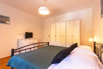 Split Apartment for Up to 5 with Balcony