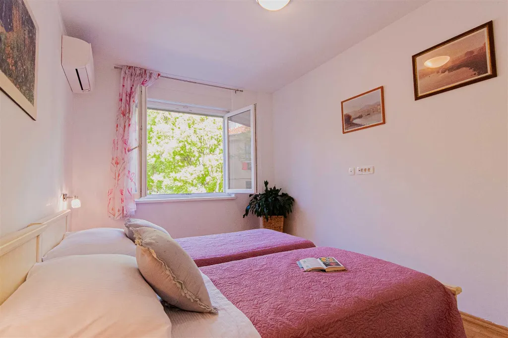 Split Apartment for Up to 5 with Balcony