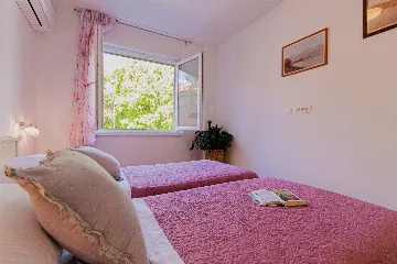 Split Apartment for Up to 5 with Balcony