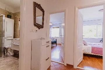 Split Apartment for Up to 5 with Balcony