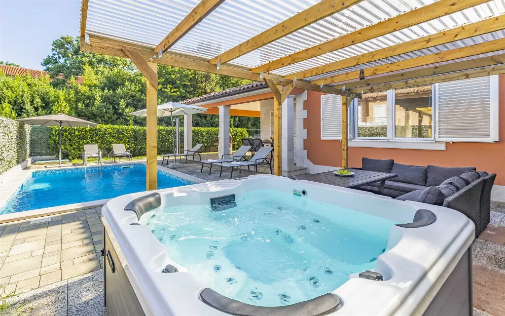 3-Bedroom Villa in Pula for Up to 8 Guests