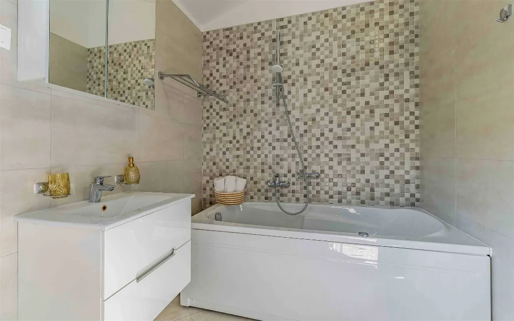 3-Bedroom Villa in Pula for Up to 8 Guests