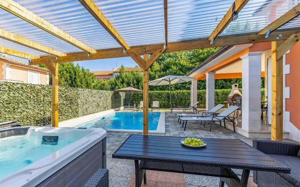 3-Bedroom Villa with Private Pool in Pula