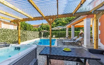 3-Bedroom Villa with Private Pool in Pula