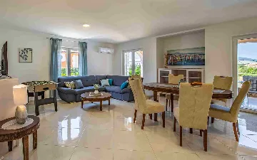 4-Bedroom Villa with Private Pool in Pula