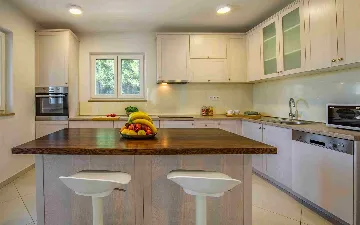 4-Bedroom Villa with Private Pool in Pula