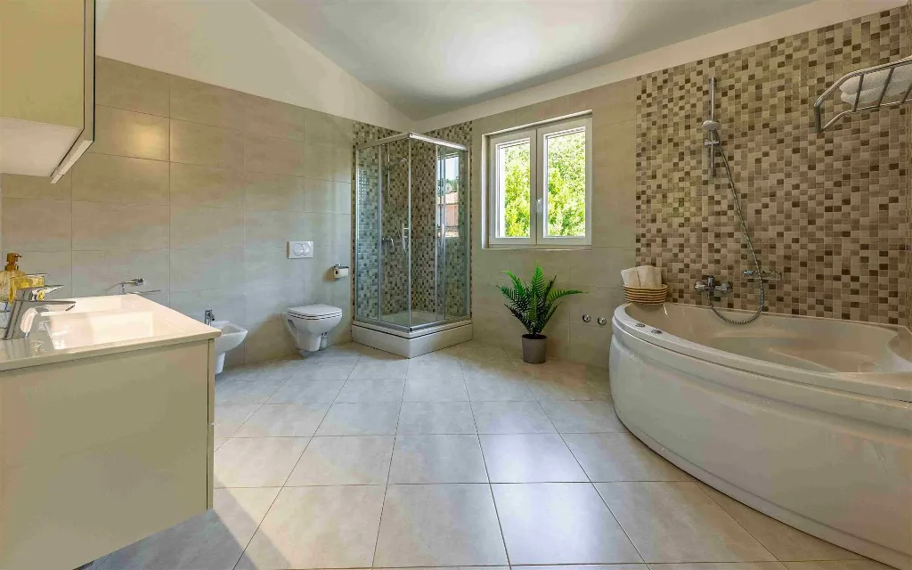 4-Bedroom Villa with Private Pool in Pula