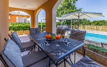 4-Bedroom Villa with Private Pool in Pula