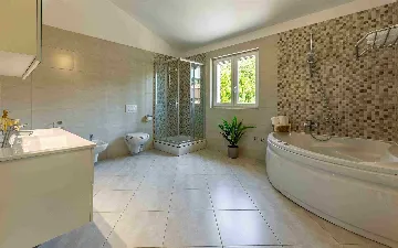 4-Bedroom Villa with Private Pool in Pula