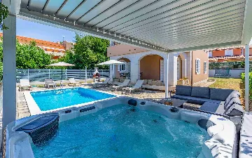 4-Bedroom Villa with Private Pool in Pula