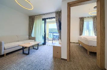 Deluxe Sea-View Suite Room in Cres