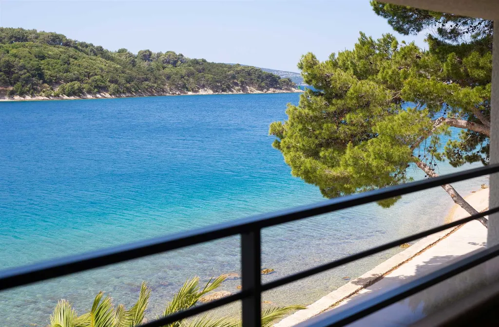 Deluxe Suite Room with Side Sea View in Cres