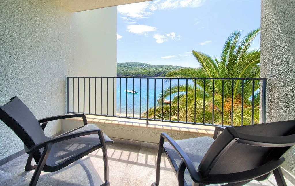Deluxe Suite Room with Side Sea View in Cres