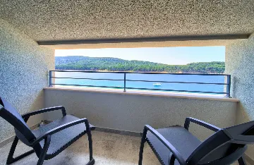 Deluxe Suite Room in Cres for Up to 3 Guests