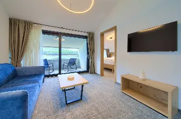 Deluxe Suite Room in Cres for Up to 3 Guests