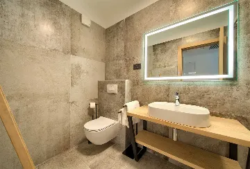 Deluxe Suite Room with Bay & Port View in Cres