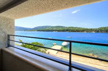 Deluxe Suite Room with Bay & Port View in Cres