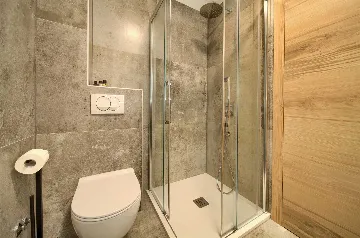 Double Room in Cres with Promenade Views