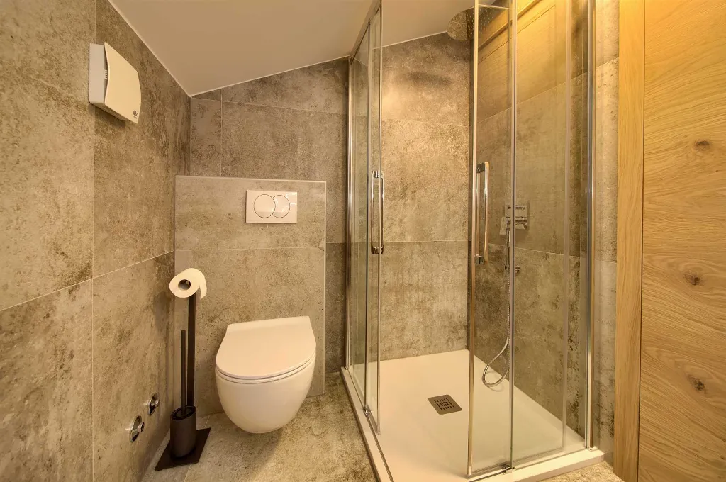 Double Room in Cres with Side Sea View