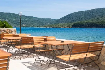 Double Room in Cres with Side Sea View