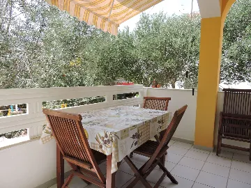 1-Bedroom Apartment in Novalja for Up to 4 Guests