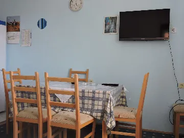 Air-Conditioned 2-Bedroom Apartment in Novalja