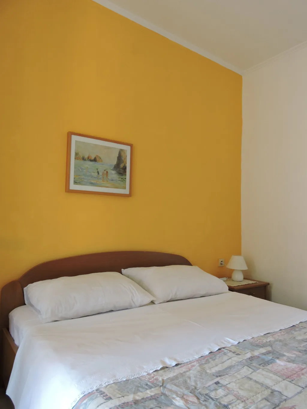 Air-Conditioned 2-Bedroom Apartment in Novalja