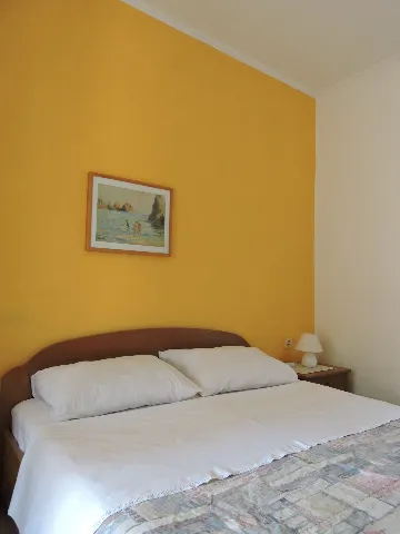 Air-Conditioned 2-Bedroom Apartment in Novalja