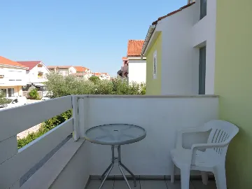 Air-Conditioned 2-Bedroom Apartment in Novalja