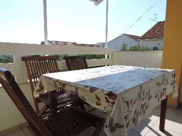 Air-Conditioned 2-Bedroom Apartment in Novalja