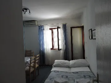 Air-Conditioned 2-Bedroom Apartment in Novalja