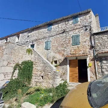 One-Bedroom Apartment with Parking in Murter