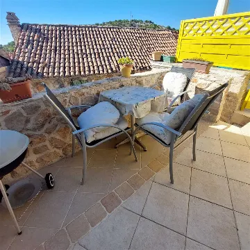 One-Bedroom Apartment with Parking in Murter