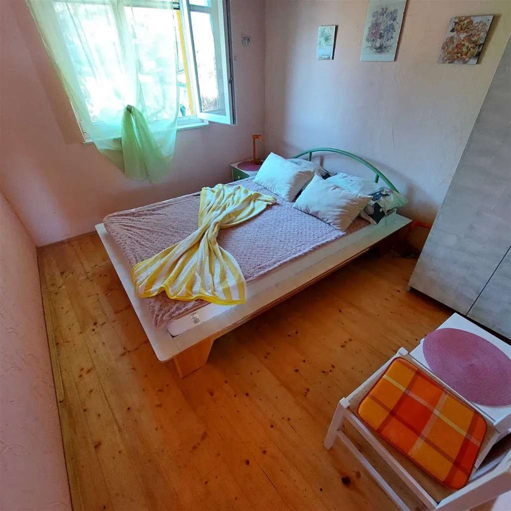 One-Bedroom Apartment with Parking in Murter
