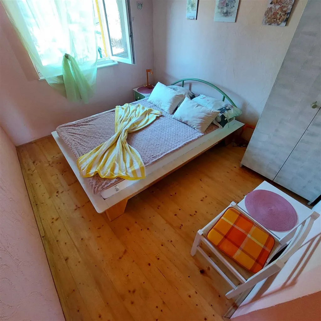 One-Bedroom Apartment with Parking in Murter