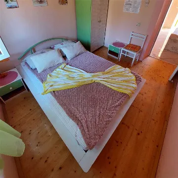 One-Bedroom Apartment with Parking in Murter