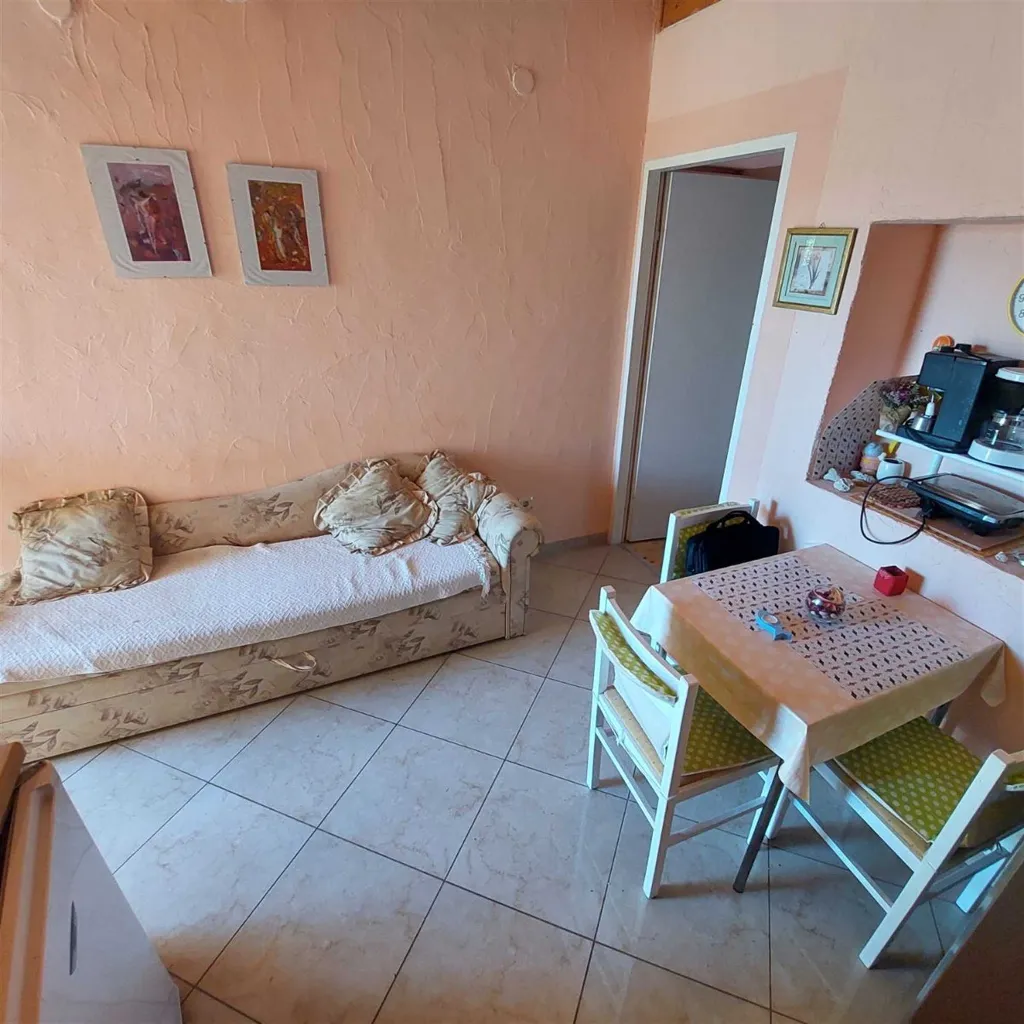 One-Bedroom Apartment with Parking in Murter