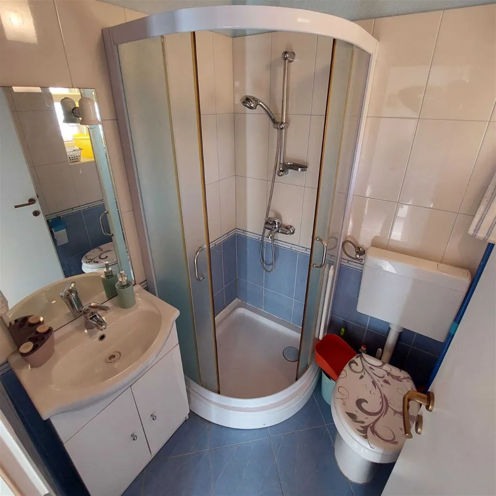 One-Bedroom Apartment in Murter for 3 Guests