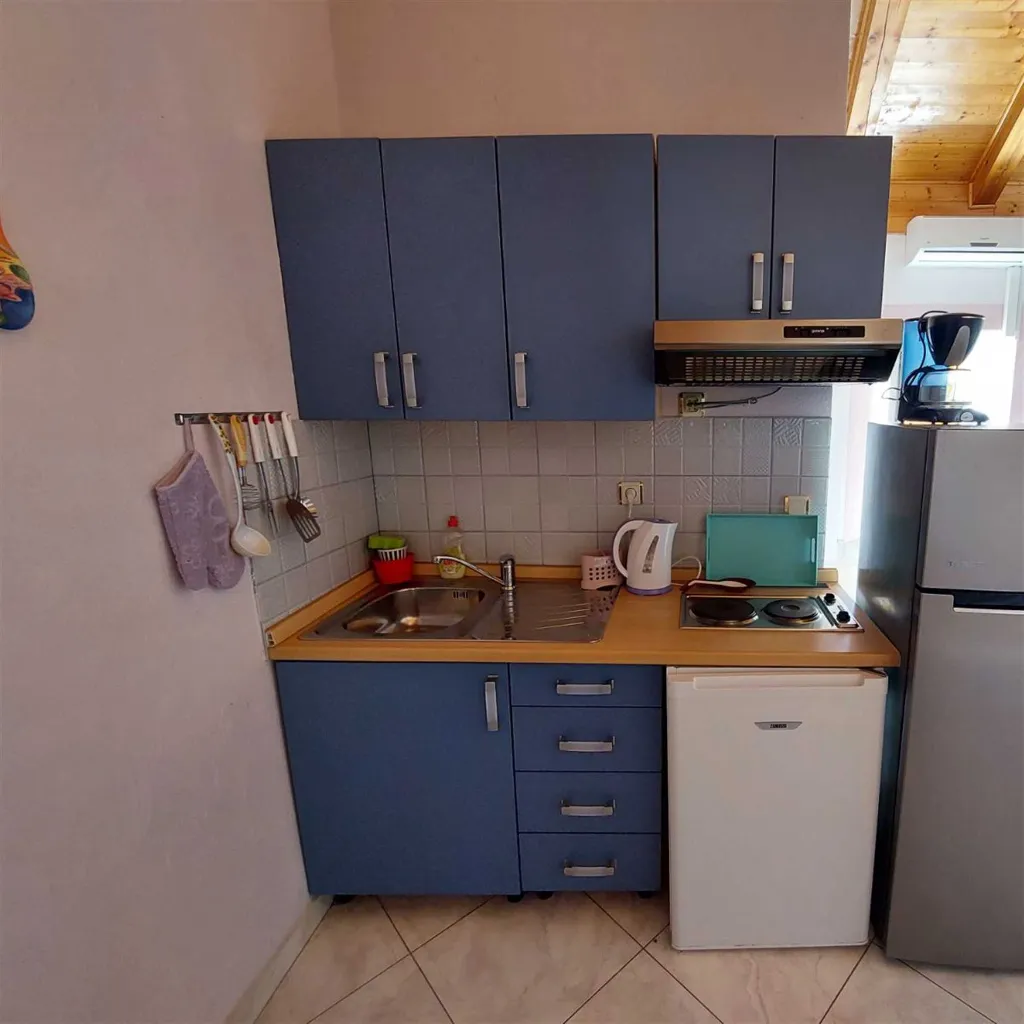 One-Bedroom Apartment in Murter for 3 Guests
