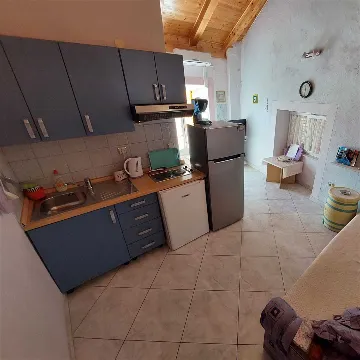 One-Bedroom Apartment in Murter for 3 Guests